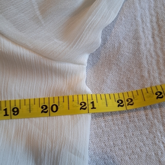 Apt 9 women's size Large Ivory colored blouse with necklace, new - Picture 9 of 15